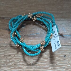 Chic Turquoise and Gold Beaded Bracelet